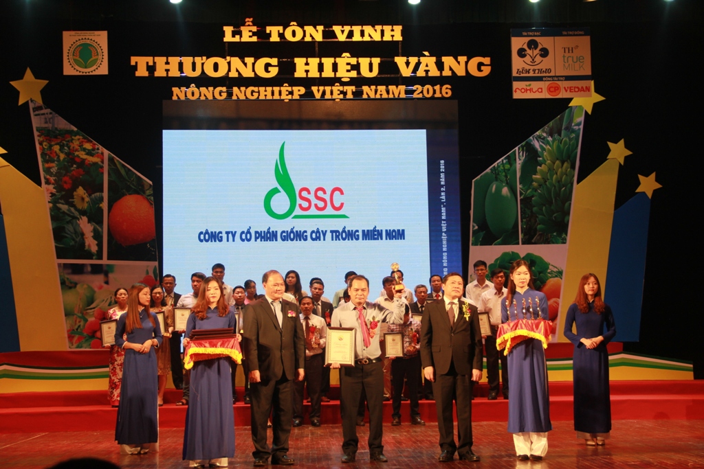 Tôn vinh 150 thương hiệu vàng nông nghiệp Việt Nam
