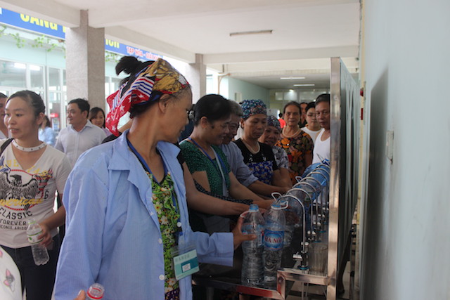 Bệnh viện K cung cấp miễn phí nước tinh khiết cho người bệnh