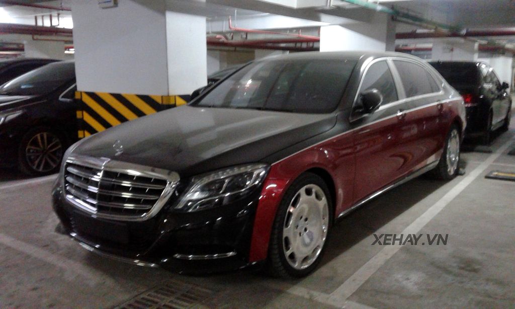 Xuất hiện Mercedes-Maybach S600 với thân xe hai màu trong hầm đỗ xe tại Hà Nội