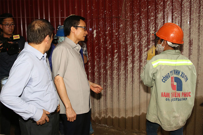 Phó Thủ tướng Vũ Đức Đam thị sát công tác phòng chống dịch sốt xuất huyết ở Hà Nội