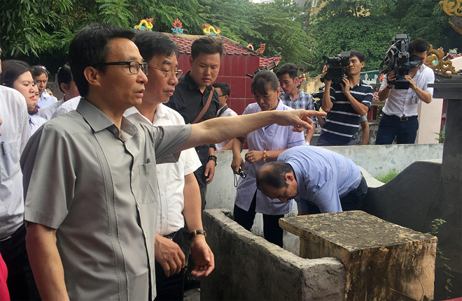 Phó Thủ tướng Vũ Đức Đam thị sát công tác phòng chống dịch sốt xuất huyết ở Hà Nội