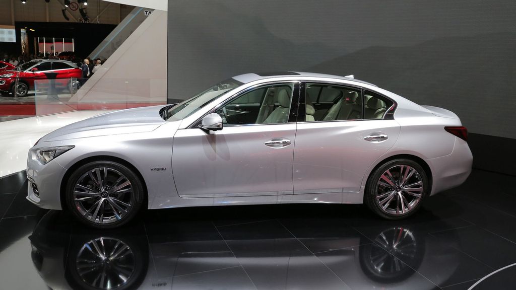 Phiên bản Infiniti Q50 Red Sport 2018 mạnh mẽ nhất có giá bán từ 1,15 tỷ VNĐ