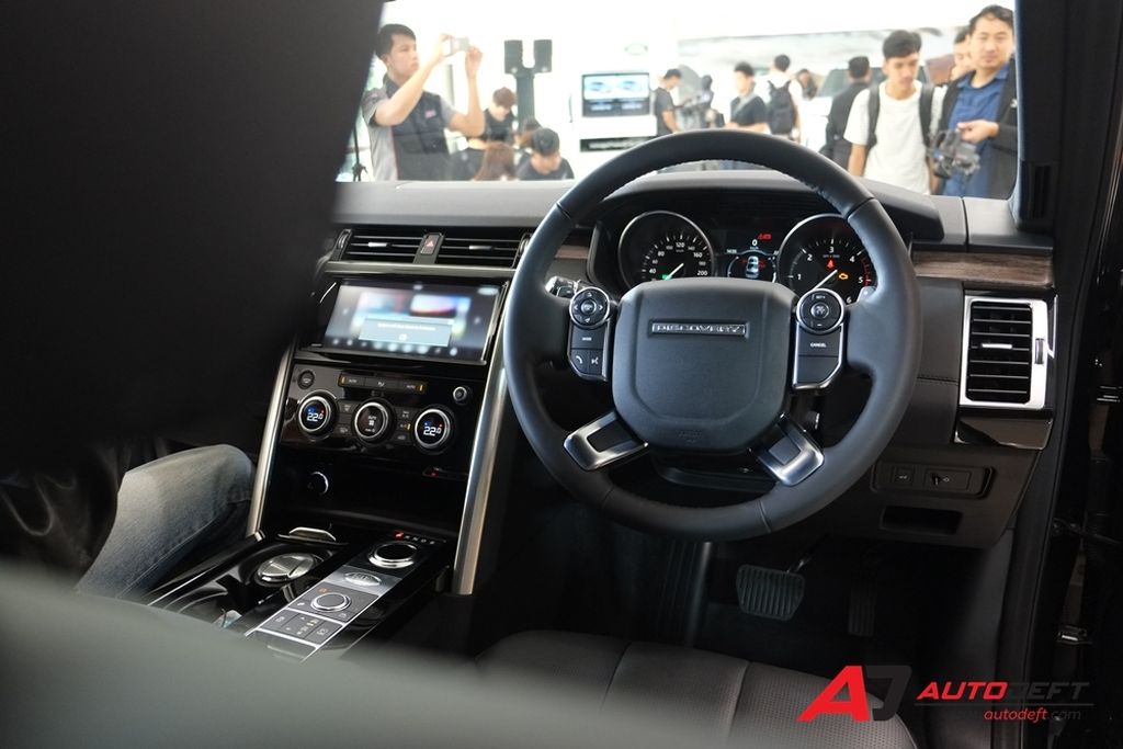 Land Rover Discovery 2018 ra mắt thị trường Đông Nam Á, với giá từ 4,4 tỷ VNĐ