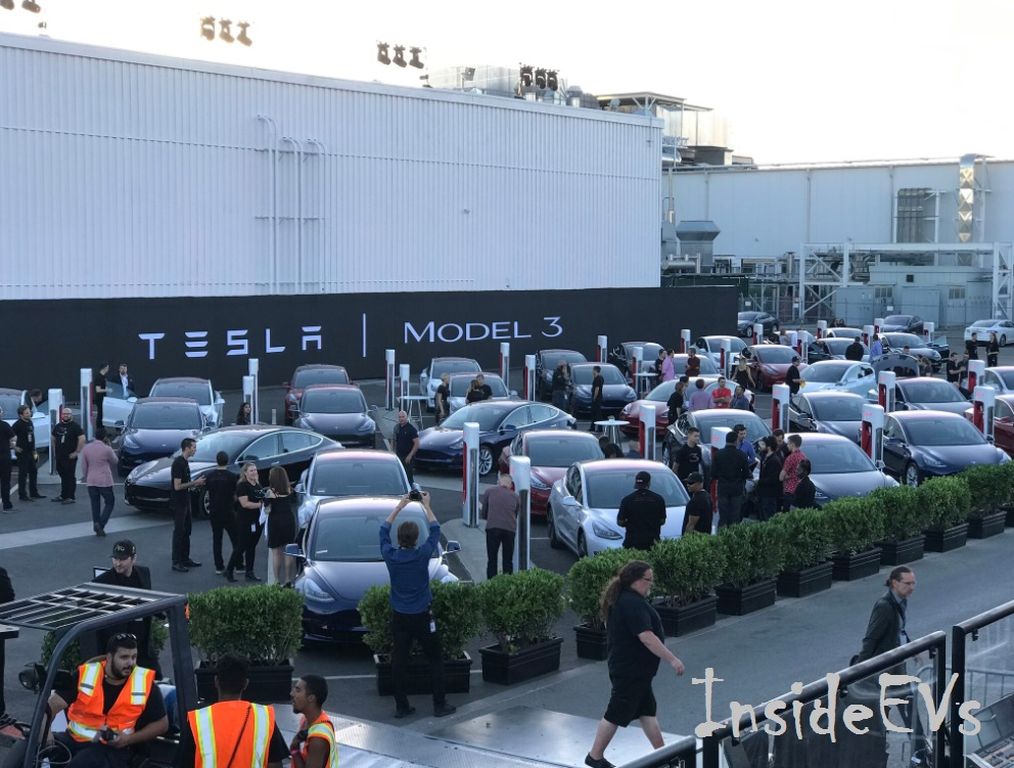 Tesla Model 3 và toàn bộ thông số kỹ thuật, ấn tượng với phạm vi di chuyển 499km