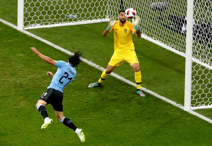 Uruguay 2-1 Bồ Đào Nha: CR7 theo chân Messi, chia tay World Cup 2018