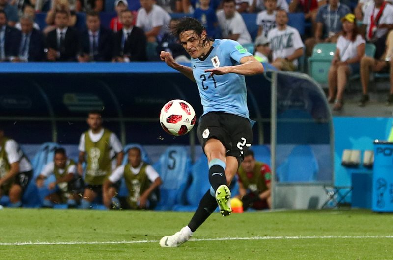Uruguay 2-1 Bồ Đào Nha: CR7 theo chân Messi, chia tay World Cup 2018