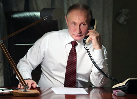 Tổng thống Putin chúc mừng chiến thắng của đội tuyển Nga