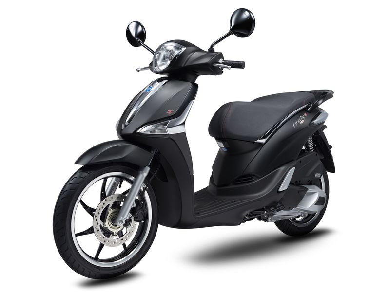 Piaggio Việt Nam giới thiệu các phiên bản mới của Vespa, Zip, Liberty