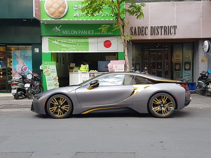 Bắt gặp BMW i8 - xe thể thao điện từng một thời 