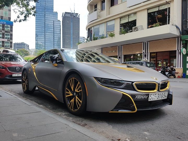 Bắt gặp BMW i8 - xe thể thao điện từng một thời 