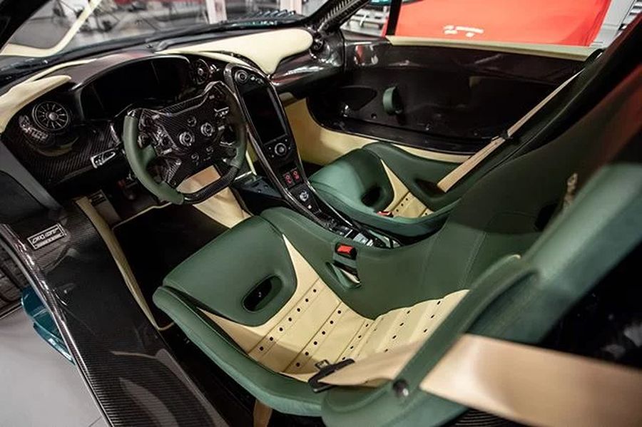 Lanzante khoe siêu xe độ McLaren P1 GT Longtail trước thềm ra mắt chính thức