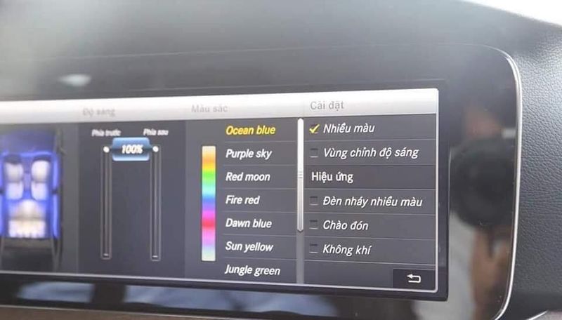 Mercedes-Benz Việt Nam giới thiệu phiên bản nâng cấp E200 đời 2018, giá không đổi từ 2,099 tỷ đồng