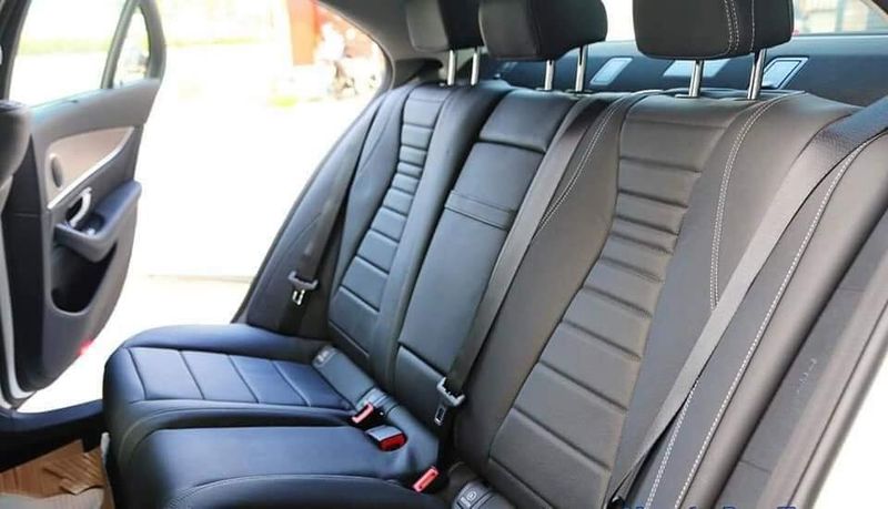 Mercedes-Benz Việt Nam giới thiệu phiên bản nâng cấp E200 đời 2018, giá không đổi từ 2,099 tỷ đồng