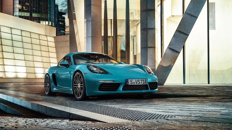 Porsche Panamera GTS và 718 Cayman T có thể sẽ ra mắt trong năm tới