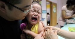 Trung Quốc chấn động bê bối vắc-xin kém chất lượng