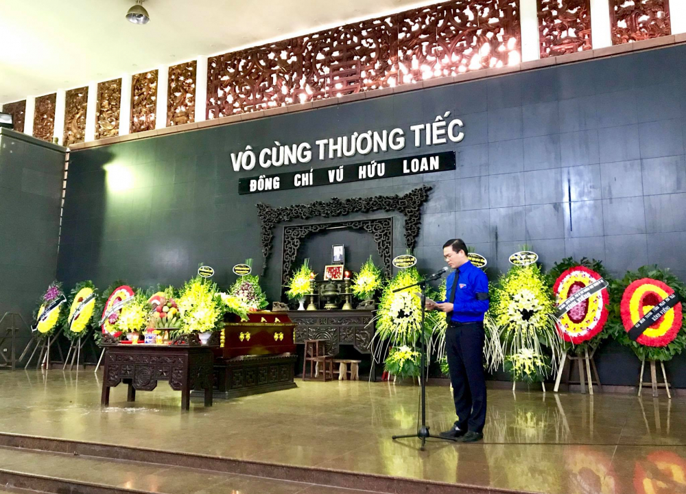 Đồng chí Nguyễn Ngọc Việt, Bí thư Thành đoàn, Chủ tịch Hội LHTN Việt Nam thành phố Hà Nội- Trưởng ban tổ chức Lễ tang đồng chí Vũ Hữu Loan phát biểu tại lễ viếng