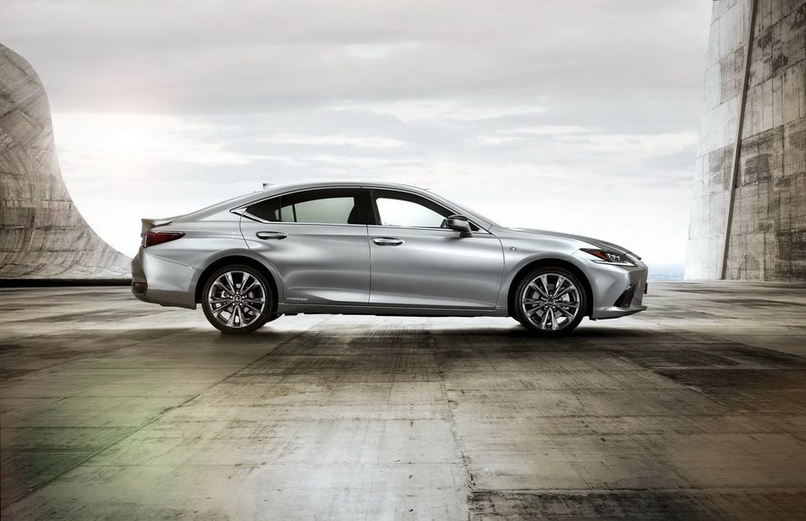 Lexus ES 2019 công bố giá bán chính thức, chỉ từ 918 triệu VNĐ