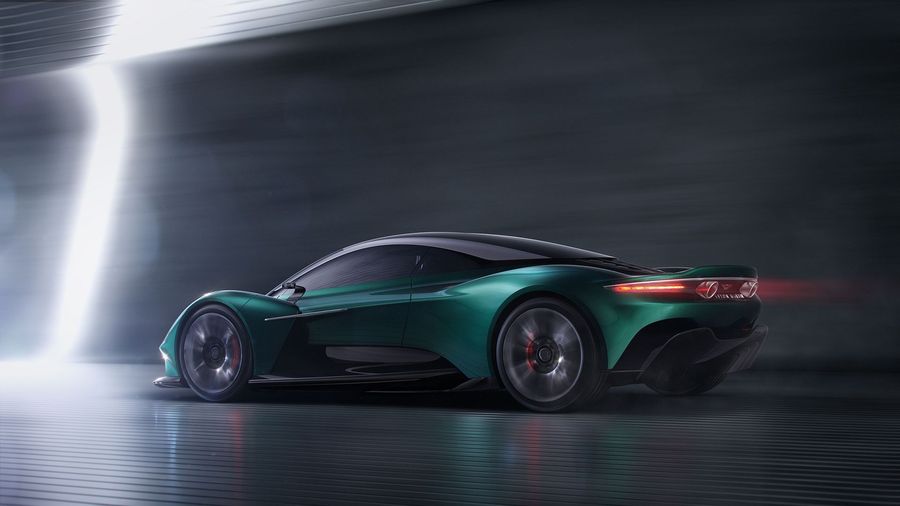 Aston Martin Vanquish mới có lẽ sẽ được cung cấp hộp số sàn