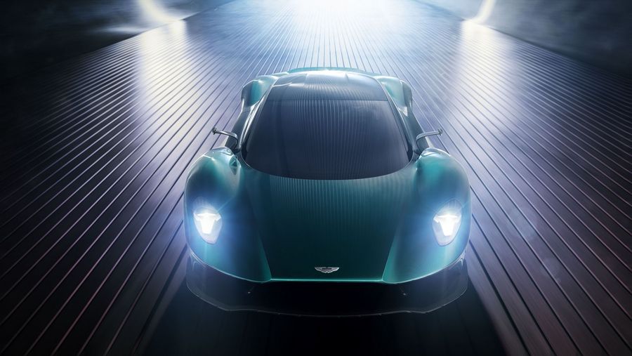 Aston Martin Vanquish mới có lẽ sẽ được cung cấp hộp số sàn
