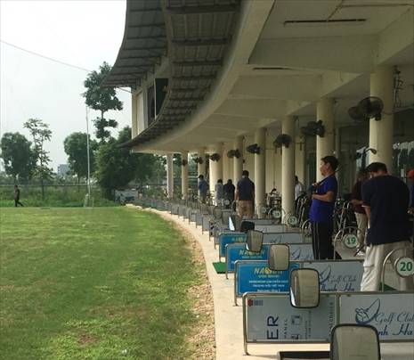 Sân Golf Thanh Hà với chiều dài sân cỏ hơn 250 yard, với 72 làn đánh được chia làm 2 tầng phục vụ nhu cầu giải trí vui chơi cho cư dân sinh sống,