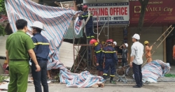 Vụ sập ban công nhà mặt phố Hàng Bông: 5 giờ sáng tấm biển quản cáo đã có hiện tượng đổ