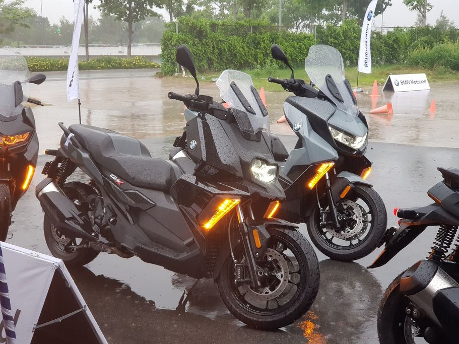 BMW Motorrad chính thức giới thiệu cặp đôi xe tay ga C400X và C400GT tại Việt Nam, giá từ 289 triệu VNĐ