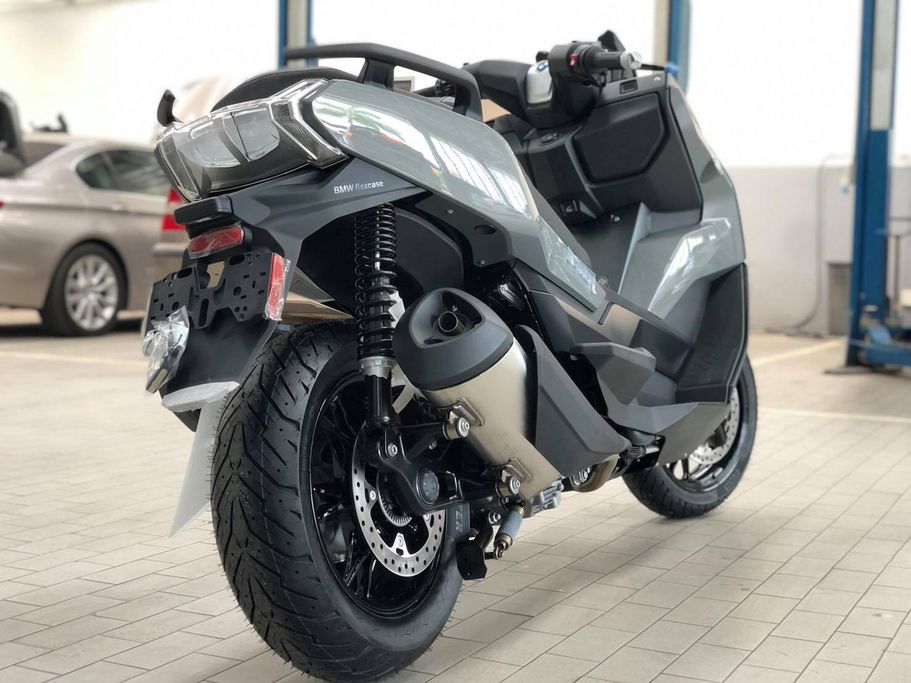 BMW Motorrad chính thức giới thiệu cặp đôi xe tay ga C400X và C400GT tại Việt Nam, giá từ 289 triệu VNĐ