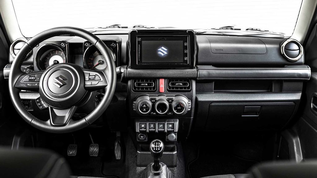 Suzuki bất ngờ trình làng bộ đôi Jimny Gan và Vitara Katana - Thay đổi nhỏ nhưng hiệu quả lớn