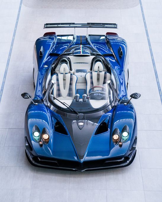  Siêu phẩm Pagani Zonda HP Barchetta với giá 15 triệu Bảng Anh cũng sẽ có mặt trong sự kiện lần này