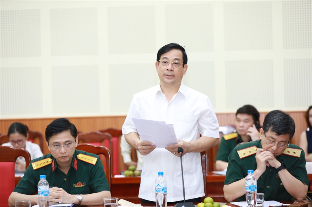 PGS.TS Lương Ngọc Khuê phát biểu tại buổi họp.