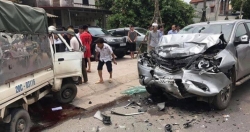 Thái Nguyên: 2 xe ô tô đấu đầu khiến một tài xế tử vong, 2 người nhập viện cấp cứu
