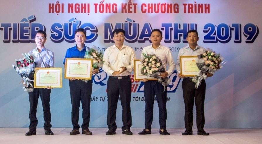 Hội Sinh viên thành phố Hà Nội được nhận Bằng khen của Bộ Giáo dục và Đào tạo