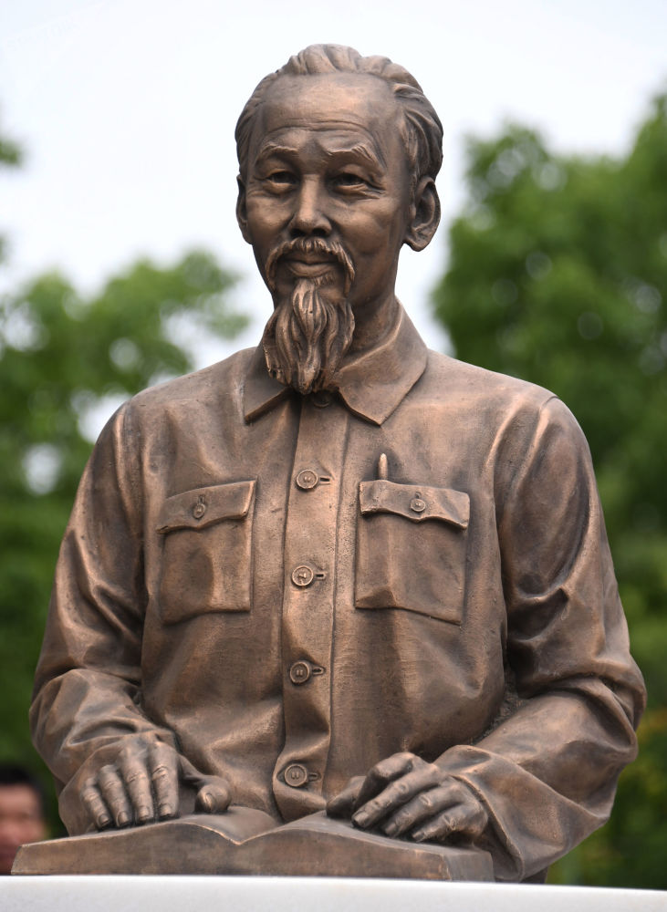 Khánh thành tượng đài Chủ tịch Hồ Chí Minh tại Thành phố Vladivostok