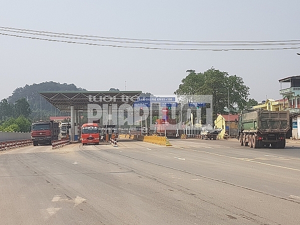 Nhiều nhà xe bức xúc vì bị thu phí đoạn qua huyện Hữu Lũng, tỉnh Lạng Sơn