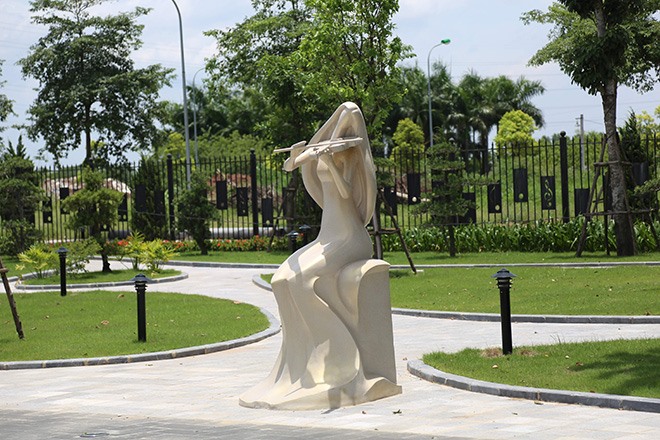 Cả công viên là không gian âm nhạc sống động.