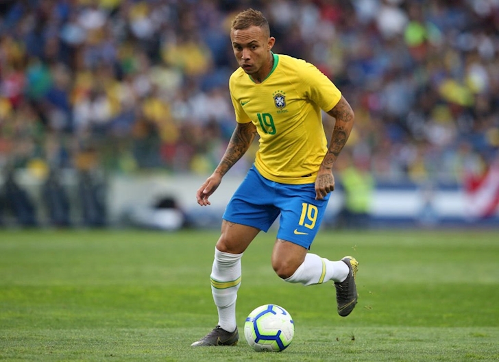 Everton Soares