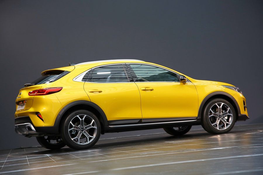 Crossover Kia XCeed mới chốt giá từ 605 triệu VNĐ tại Anh