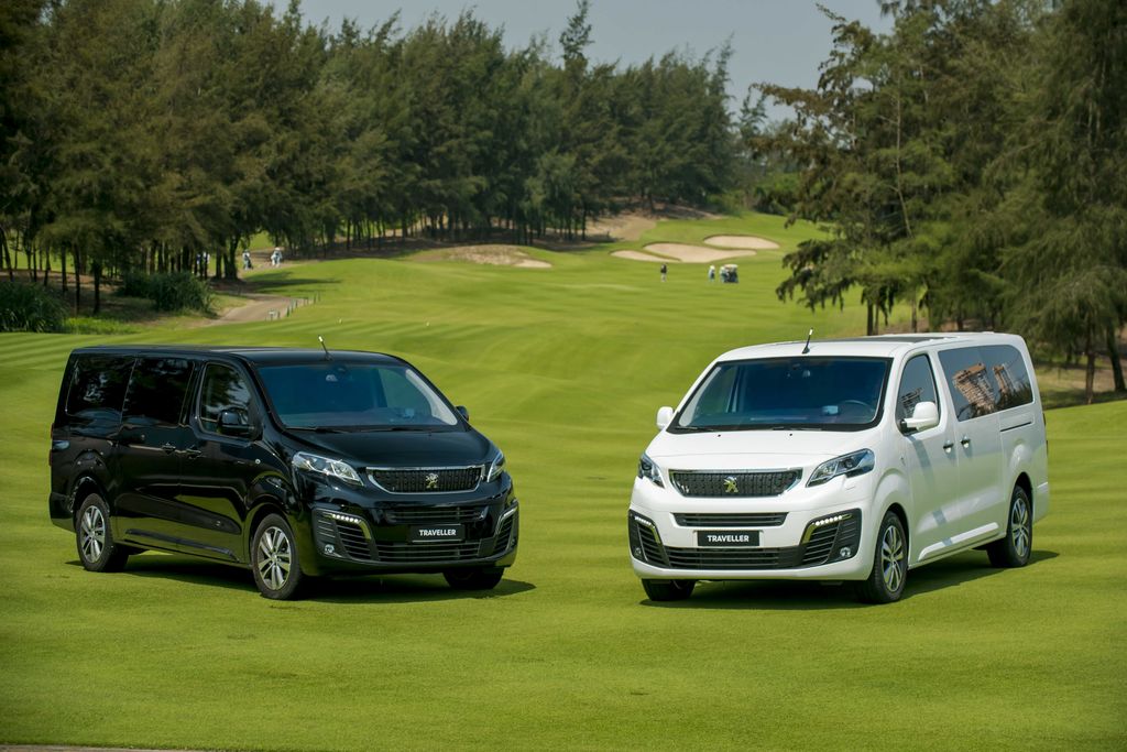 Hồ Ngọc Hà tậu MPV hạng sang Peugeot Traveller để thư giãn và du lịch cùng gia đình