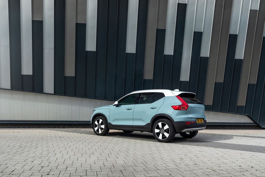 Volvo XC40 2020 được cập nhật hệ truyền động, hộp số và cả bảng màu