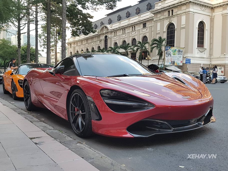 TP.HCM: Bắt gặp bộ đôi siêu phẩm McLaren 720S rủ nhau xuống phố sau Car Passion 2019