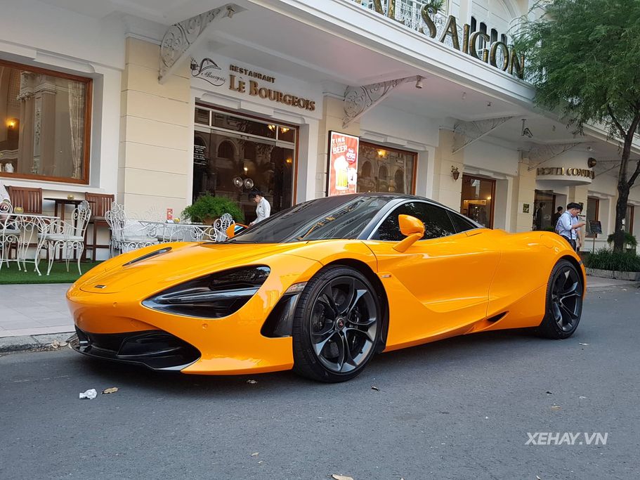 TP.HCM: Bắt gặp bộ đôi siêu phẩm McLaren 720S rủ nhau xuống phố sau Car Passion 2019