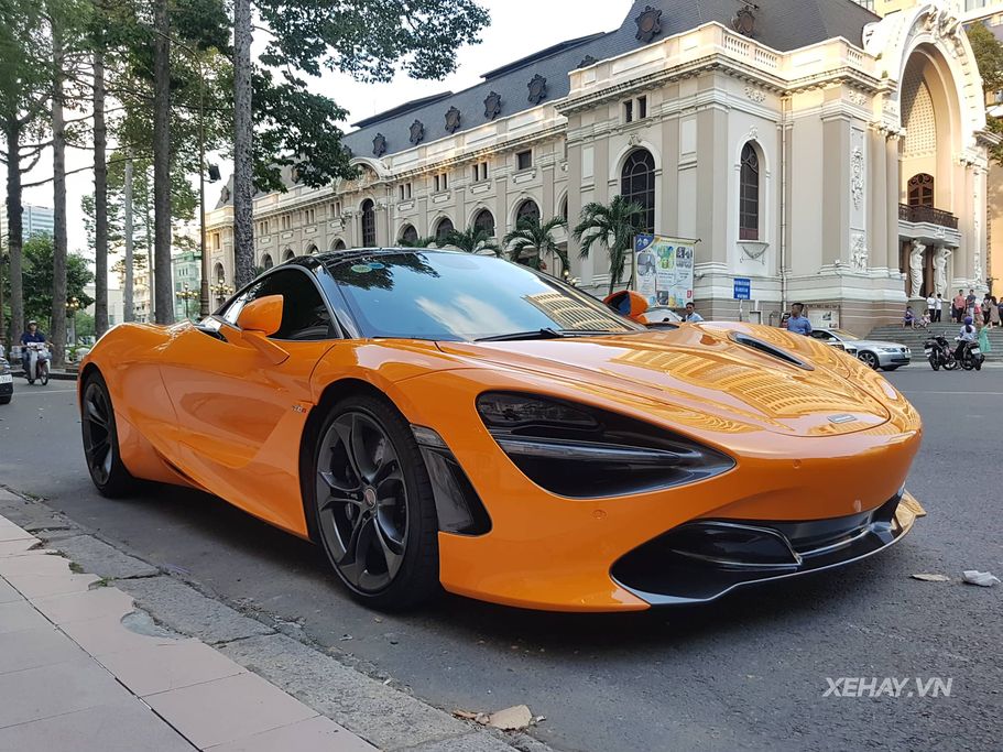 TP.HCM: Bắt gặp bộ đôi siêu phẩm McLaren 720S rủ nhau xuống phố sau Car Passion 2019