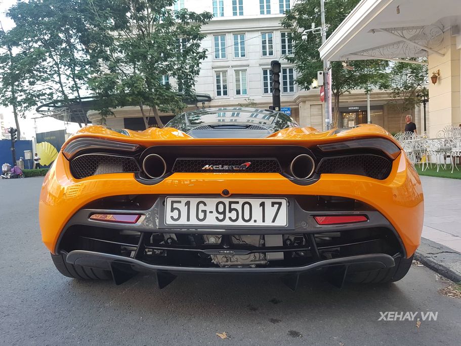 TP.HCM: Bắt gặp bộ đôi siêu phẩm McLaren 720S rủ nhau xuống phố sau Car Passion 2019