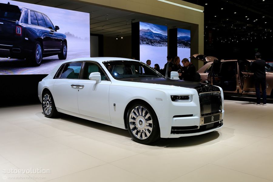 Đưa chủ đi dự Prom, Rolls-Royce Phantom đính 4 triệu viên pha lê 
