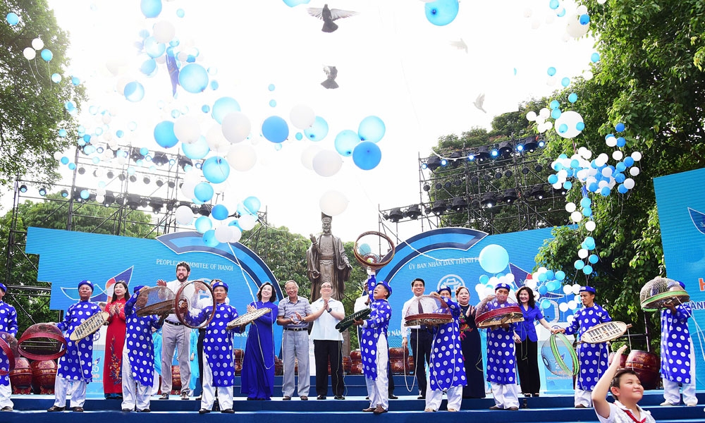 Hà Nội kỷ niệm 20 năm đón nhận danh hiệu “Thành phố vì hòa bình”