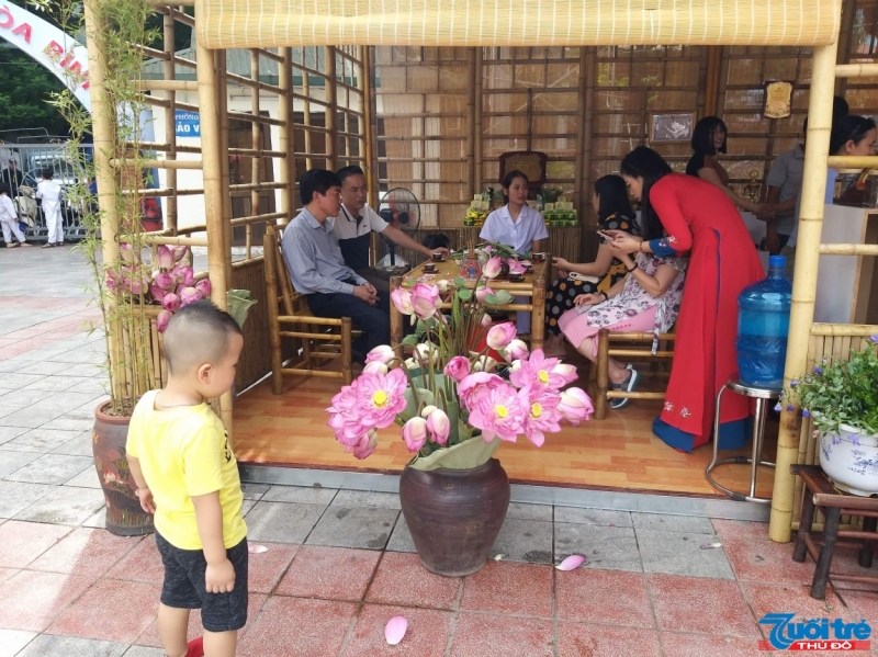 Không gian văn hóa ẩm thực hấp dẫn khách tham quan trong 