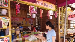 Không gian văn hóa ẩm thực hấp dẫn khách tham quan trong 