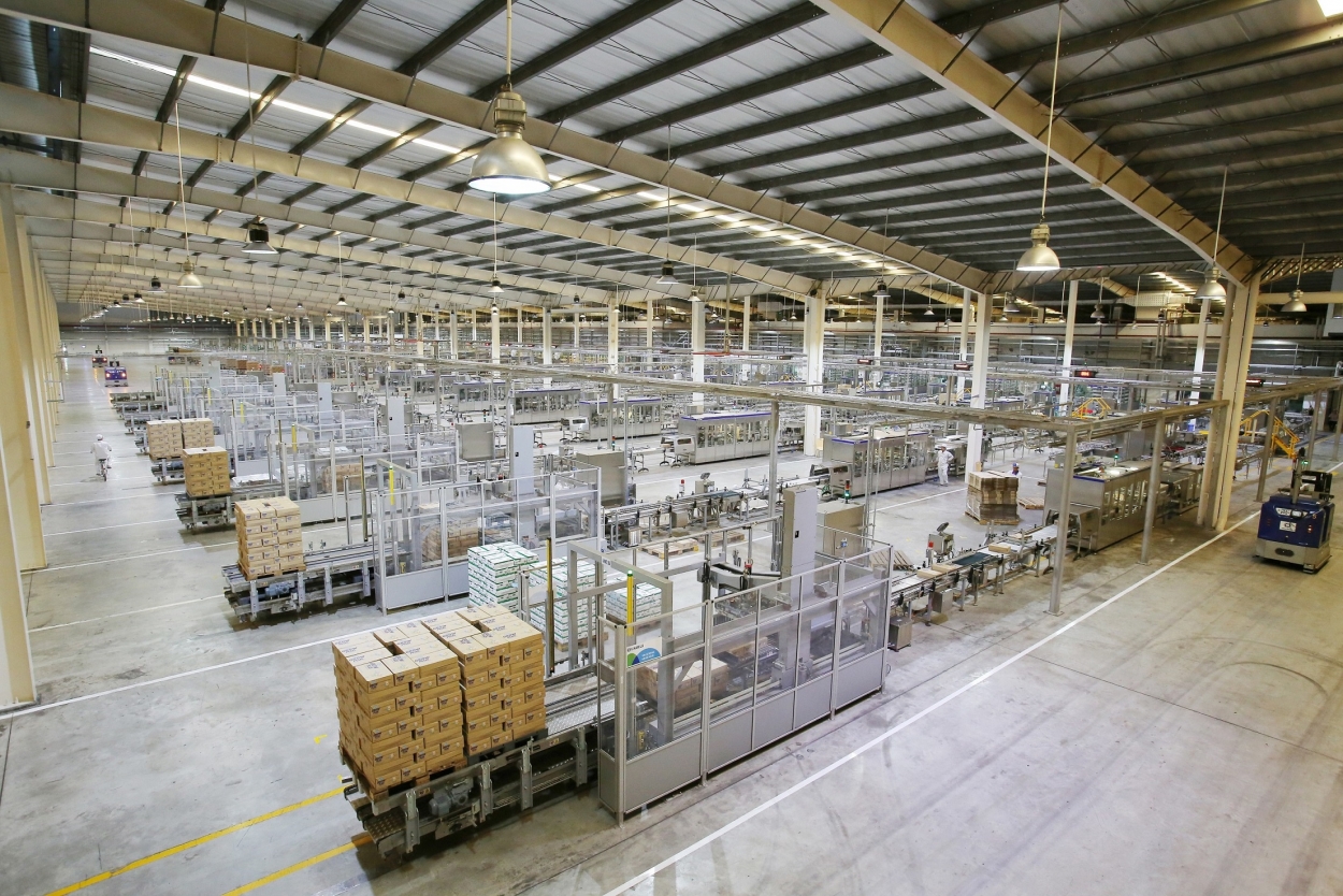 Một góc của siêu nhà máy sữa Việt Nam của Vinamilk tại Bình Dương, có công suất lên đến 800 triệu lít/năm.