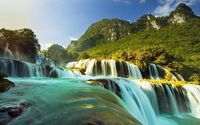 Thác Bản Giốc, một trong bốn thác nước biên giới đẹp nhất hành tinh.