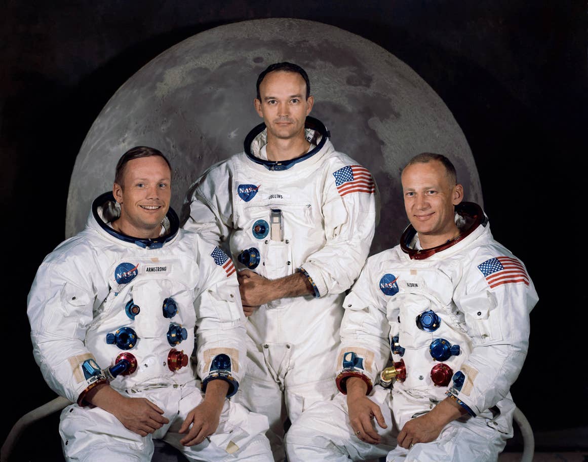 Phi hành đoàn Apollo 11 gồm: Chỉ huy Neil Armstrong (trái), phi công mô-đun Điều khiển Michael Collins (giữa) và phi công mô-đun Mặt Trăng Edwin Aldrin Jr. (phải). Ảnh: NASA/EPA